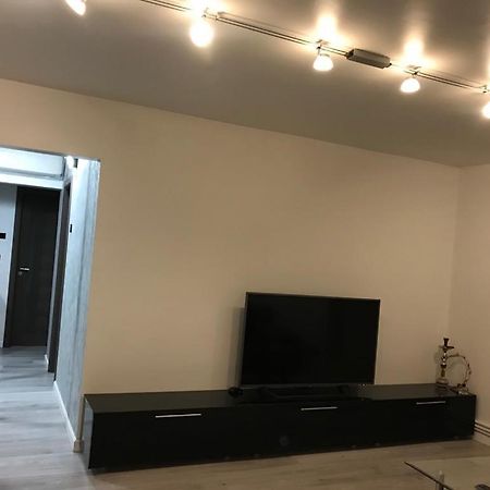 Elegant & Silver Luxury Apartament Craiova Exterior photo