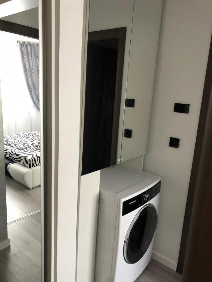 Elegant & Silver Luxury Apartament Craiova Exterior photo