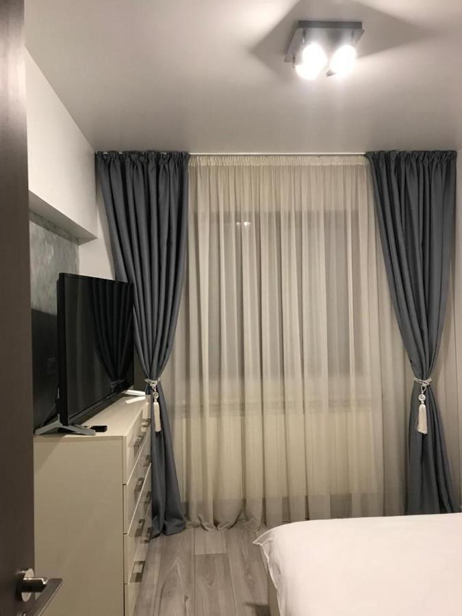 Elegant & Silver Luxury Apartament Craiova Exterior photo