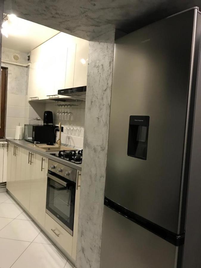 Elegant & Silver Luxury Apartament Craiova Exterior photo