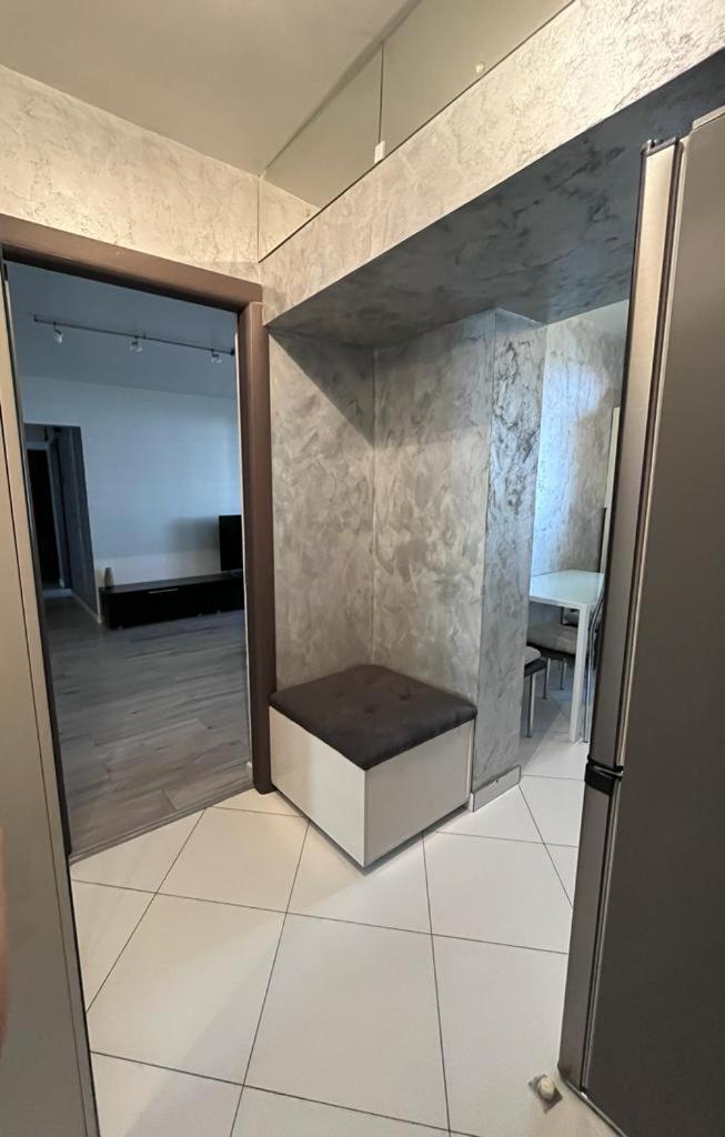 Elegant & Silver Luxury Apartament Craiova Exterior photo